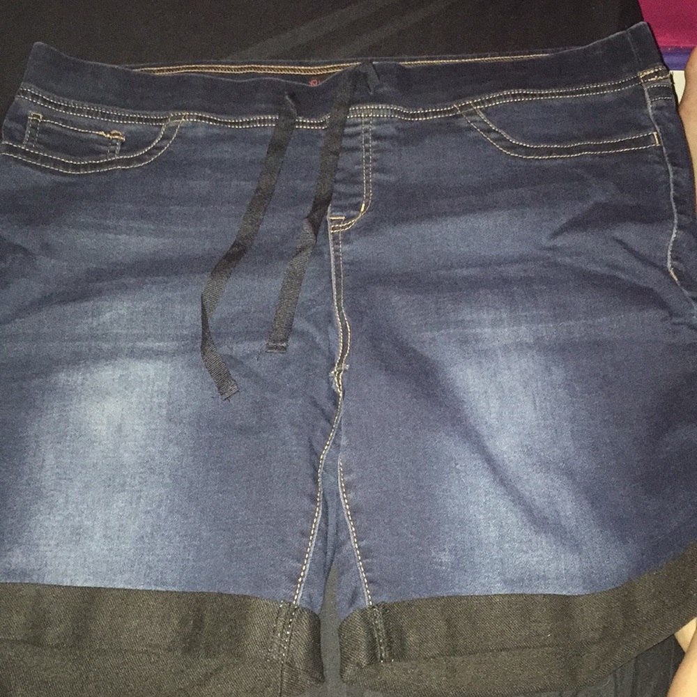XL shorts